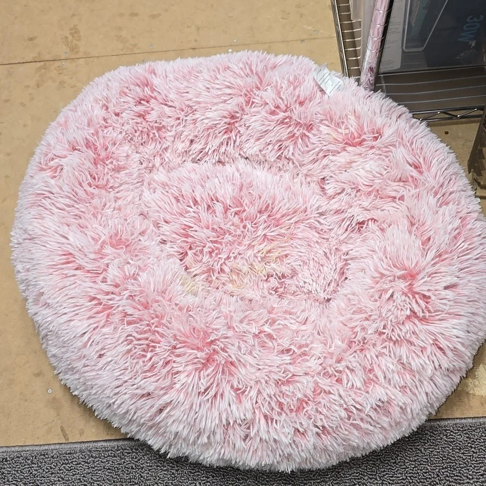 A2/Lot of three Pet Bedding